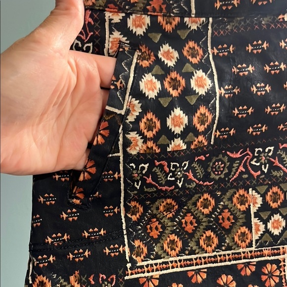 Hollister Black and Orange Mini Skirt with Geometric Design - Picture 3 of 10